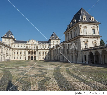 Castello del Valentino in Turin 23769291