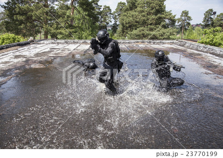 Spec ops police officers SWAT in the water 23770199