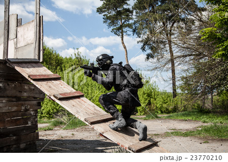Spec ops police officer SWAT 23770210