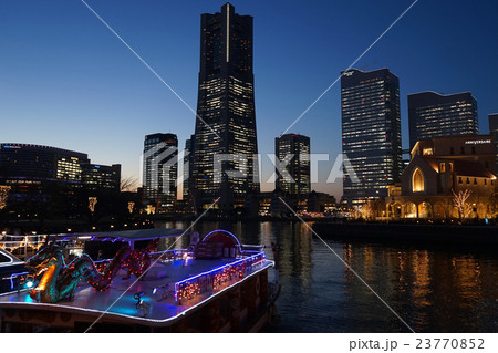 みなとみらい地区の夕景 みなとみらい地区の夕景 23770852