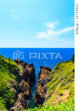 ヤセの断崖からの眺め 義経の舟隠し ヤセの断崖からの眺め 義経の舟隠し 23772941