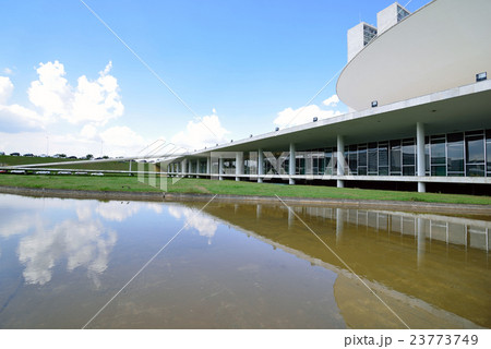 ブラジル ブラジリア 国会議事堂 ブラジル ブラジリア 国会議事堂 23773749