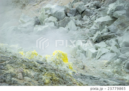 硫黄山の噴火口イメージ 23779865