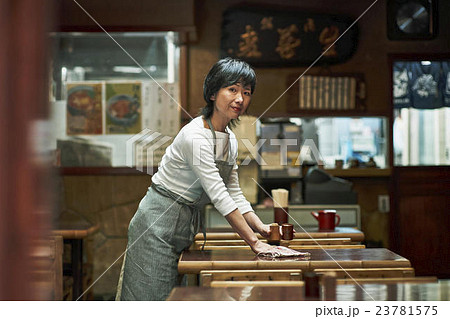 蕎麦屋 店員 蕎麦屋 店員 23781575