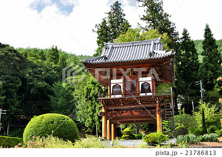 信綱寺の山門:上田市 信綱寺の山門:上田市 23786813