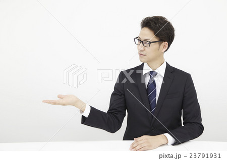 若手サラリーマン 着席 若手サラリーマン 着席 23791931