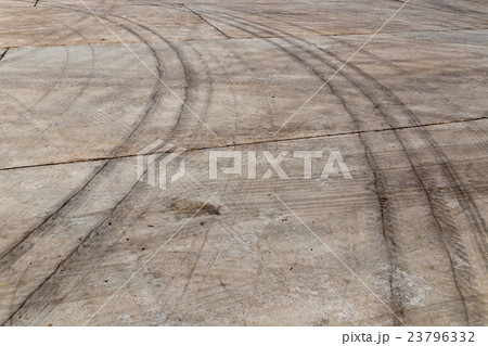 Tire marks 23796332