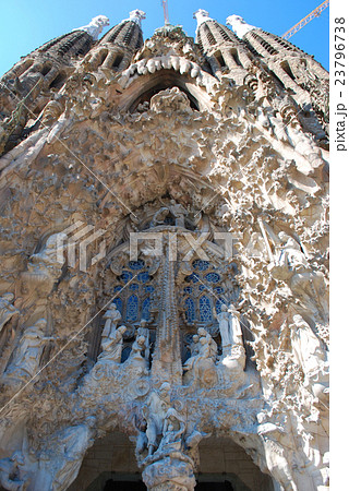 サグラダ・ファミリアの生誕のファサード 23796738