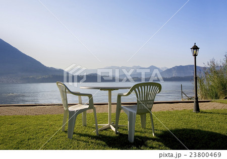 Rest area on the swiss mountains lake 23800469