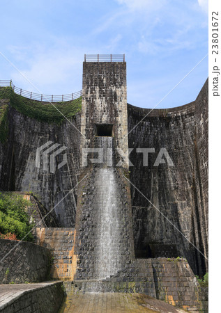 香川県観音寺市大野原町、国重文「豊稔池堰堤」 23801672
