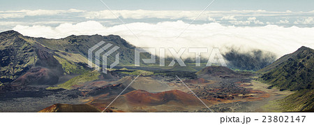 ハレアカラ国立公園の山頂の景色 ハレアカラ国立公園の山頂の景色 23802147
