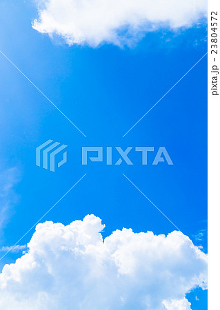 雨上がりの入道雲 小雨が降る青空 霧雨 雨上がりの空 積乱雲 入道雲 梅雨明けの空 コピースペース 雨上がりの入道雲 小雨が降る青空 霧雨 雨上がりの空 積乱雲 入道雲 梅雨明けの空 コピースペース 23804572