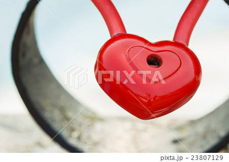 Heart, lock without a key, 23807129
