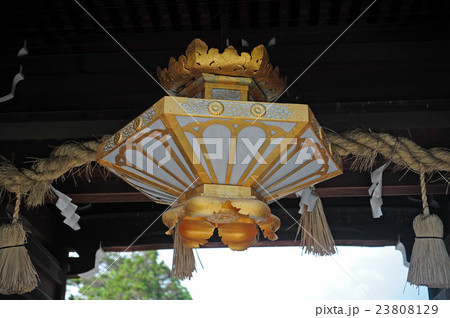 北野天満宮楼門の吊り燈籠 23808129