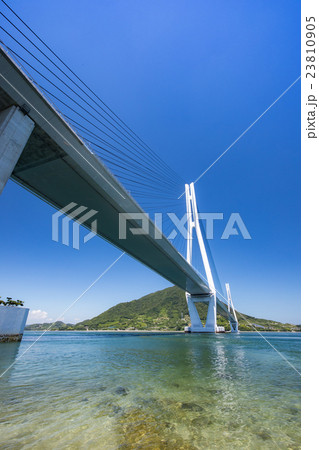 多々羅大橋(しまなみ海道)を望む橋梁風景 多々羅大橋(しまなみ海道)を望む橋梁風景 23810905