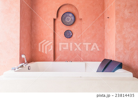 Bathtub 23814435