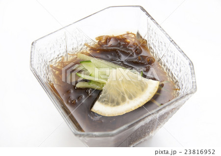 もずく酢レモン添え もずく酢レモン添え 23816952