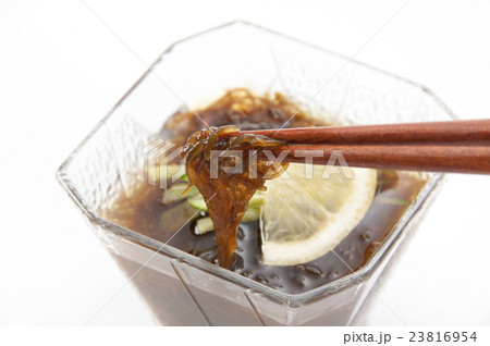 もずく酢レモン添え 23816954