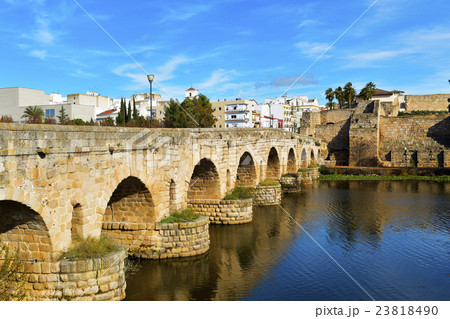 Puente Romano bridge in Merida, Spain 23818490