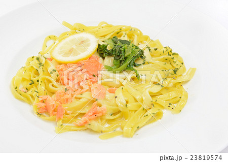 おいしいフェットチーネ、クリームソース 23819574