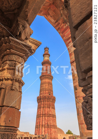 Qutab Minar , Delhi, India  23827121