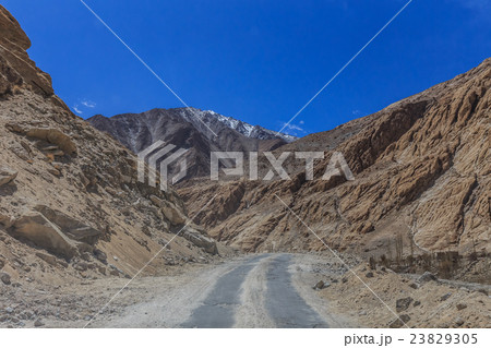 Beautiful mountains on Leh - Highway go to Tso Mor Beautiful mountains on Leh - Highway go to Tso Mor 23829305