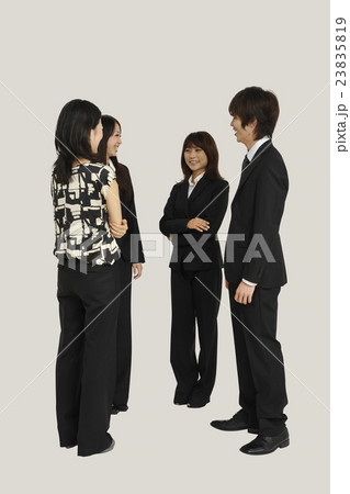 バリエーション豊かで使いやすい人物写真素材 23835819