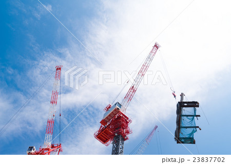 青空とタワークレーン 青空とタワークレーン 23837702