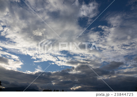 嵐の後の雲 23844725