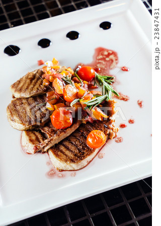 grilled meat with vegetables 23847431