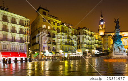 Virgen Blanca Square (Andre Maria Zuriaren plaza) in evening. Vitoria-Gasteiz Virgen Blanca Square (Andre Maria Zuriaren plaza) in evening. Vitoria-Gasteiz 23851977