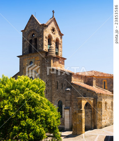 San Vicente Martir y San Sebastian church. Frias, Province of Burgos 23853586
