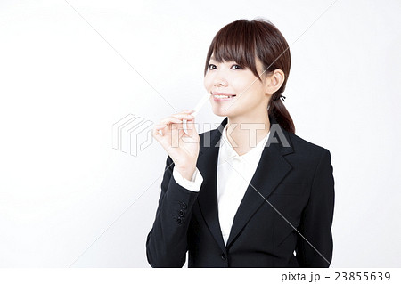 ガムを噛む / ビジネスシーン ガムを噛む / ビジネスシーン 23855639