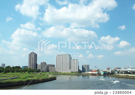 川沿いの高層マンション 23860004