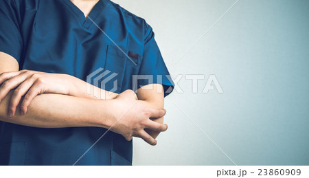 男性 23860909