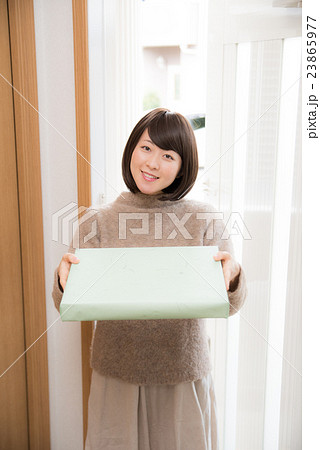 贈り物　女性 23865977