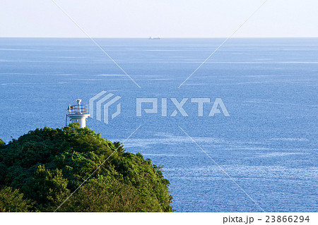 岬の白い灯台-十三仏崎 23866294