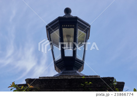 門柱上のランプ、横浜、神奈川県 23866774
