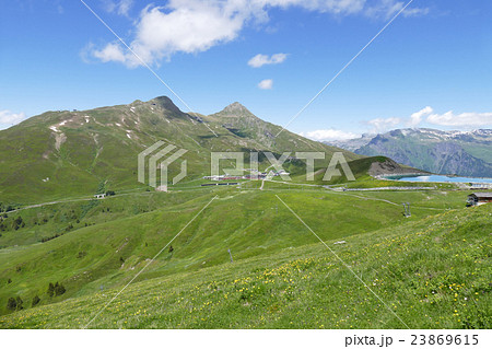 クライネ・シャイデックを走るユングフラウ鉄道 23869615