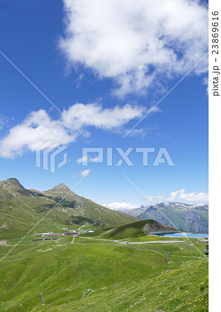 クライネ・シャイデックを走るユングフラウ鉄道 クライネ・シャイデックを走るユングフラウ鉄道 23869616