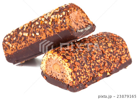 chocolate cake isolated 23879165