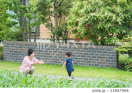 祖母と子供 祖母と子供 23887966