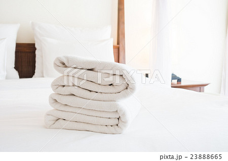 White towel 23888665