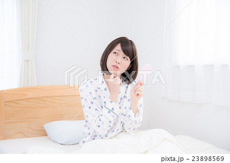 寝起き 女性 寝起き 女性 23898569