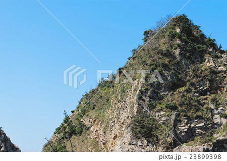 山陰海岸ジオパーク　春の菜種島 23899398