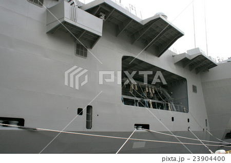 念願の巨大護衛艦「いずも」に乗船して 23904400