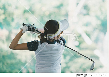 Japanese woman golfer , housewife 23905769