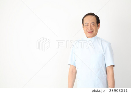 中年男性(整体師 歯医者 マッサージ師) 中年男性(整体師 歯医者 マッサージ師) 23908011