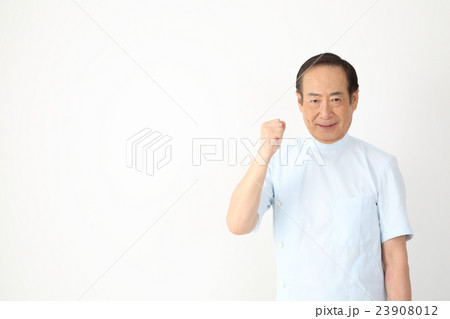 中年男性（整体師　歯医者　マッサージ師） 23908012