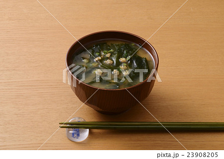 シジミとワカメのみそ汁 23908205